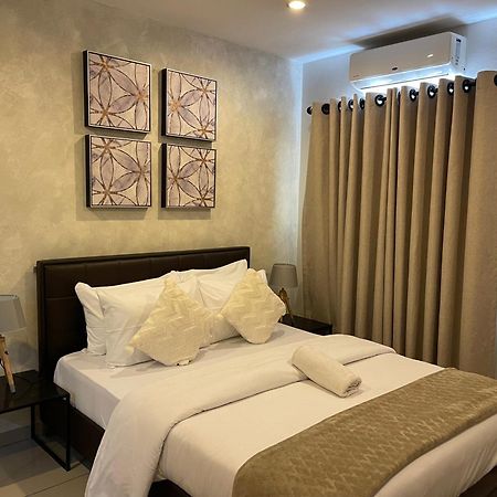 The Gallery Suites By Olive Gold Akkra Exterior foto